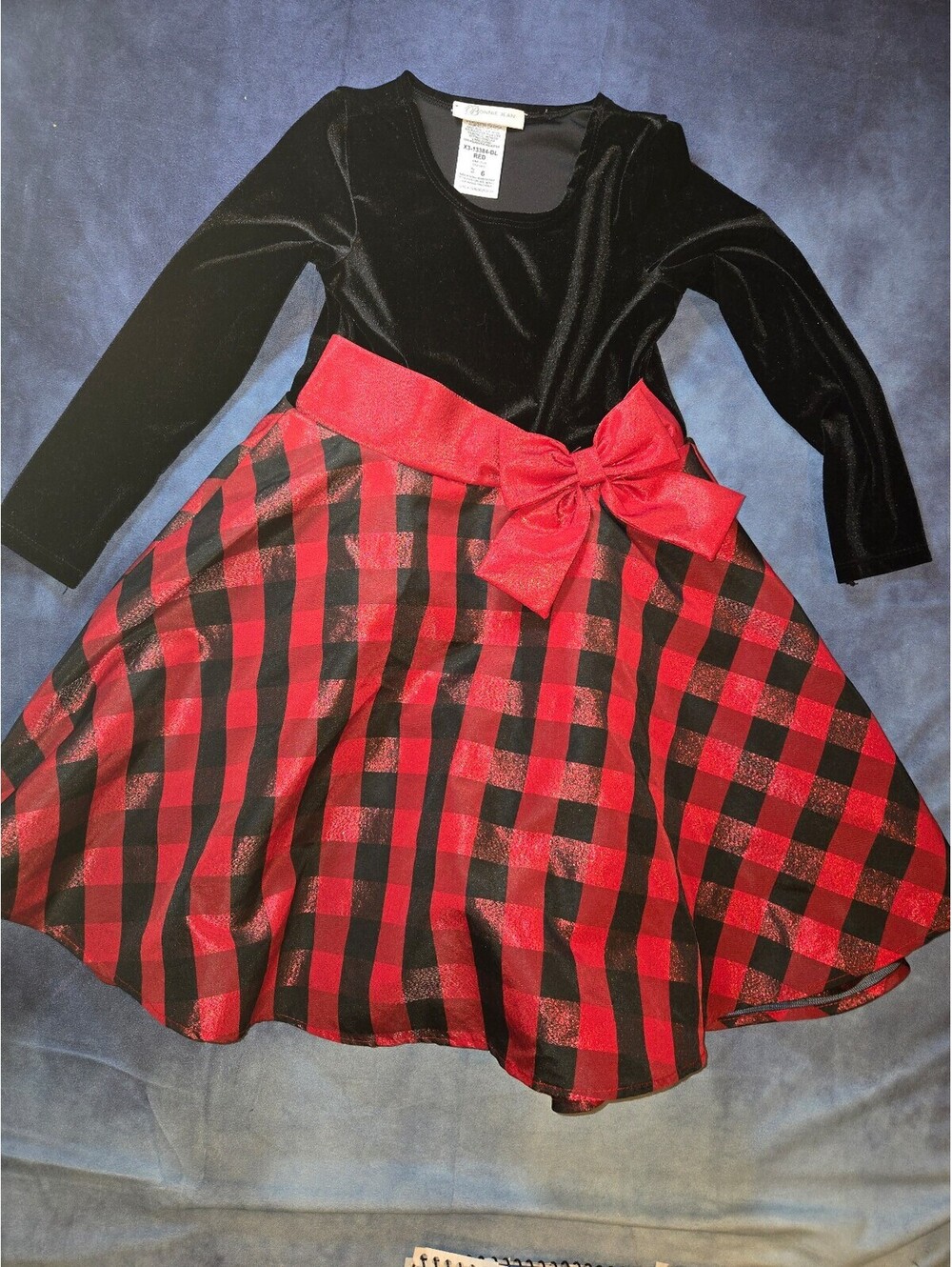Girls size 6 christmas dress